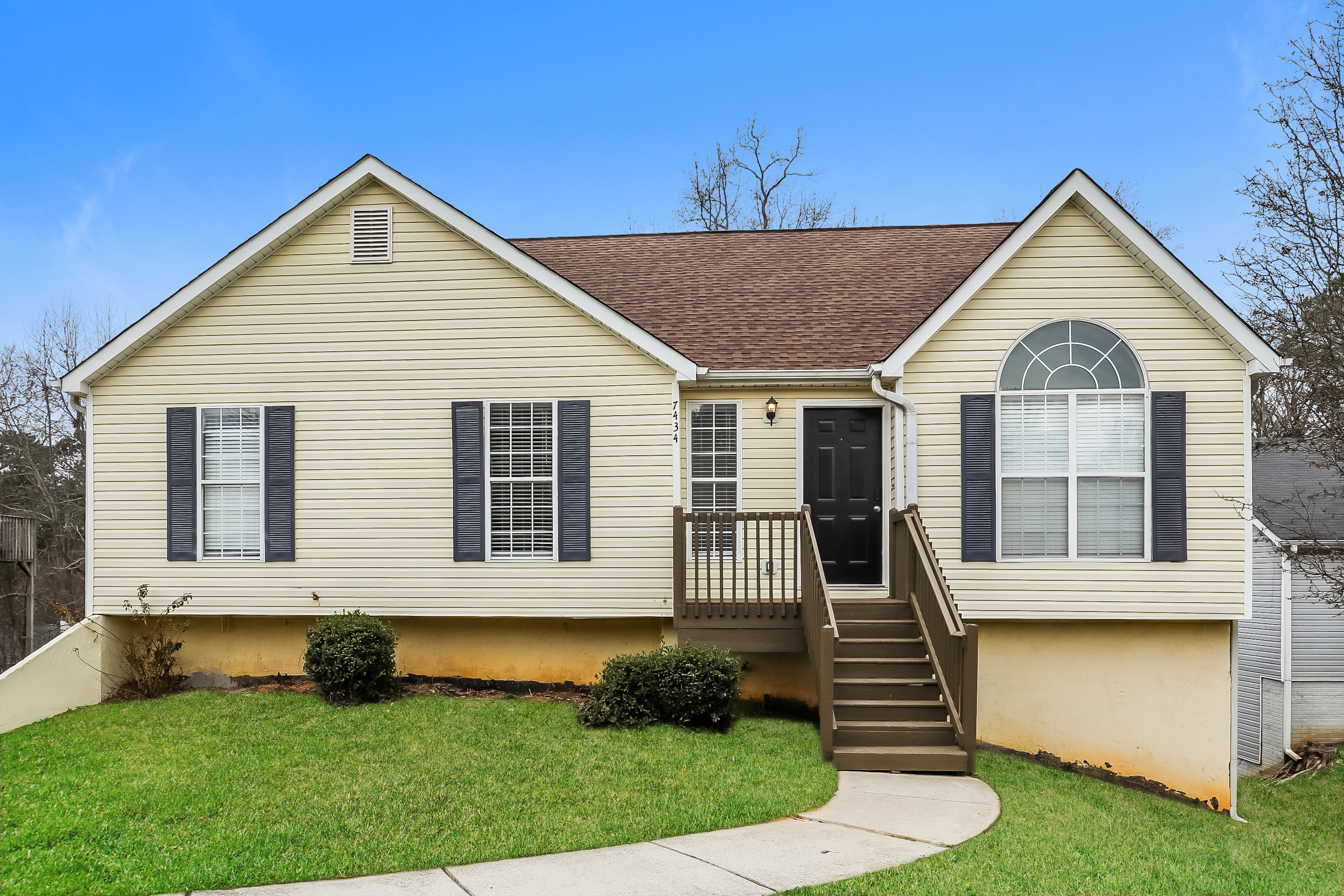 7434 CHADS CIR JONESBORO, GA 30236